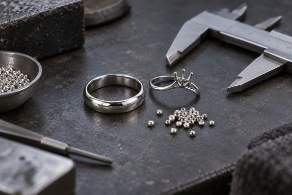 Platin mücevher talebi yüzde 15 düşüyor, üretim hafifliyor